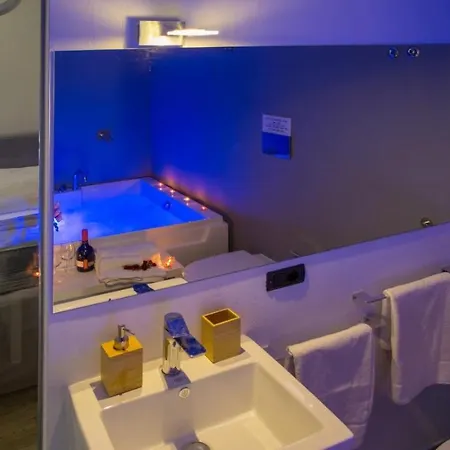Etnea 208 Luxury Jacuzzi Bed & Breakfast *