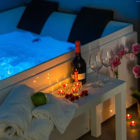 Etnea 208 Luxury Jacuzzi