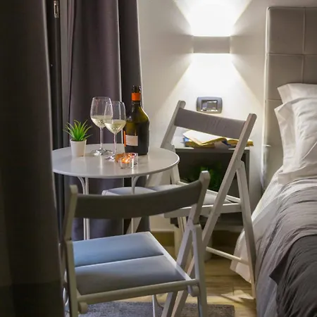 Etnea 208 Luxury Jacuzzi B&B