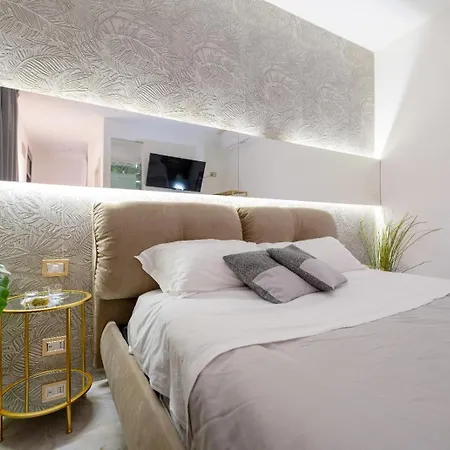 Etnea 208 Luxury Jacuzzi *